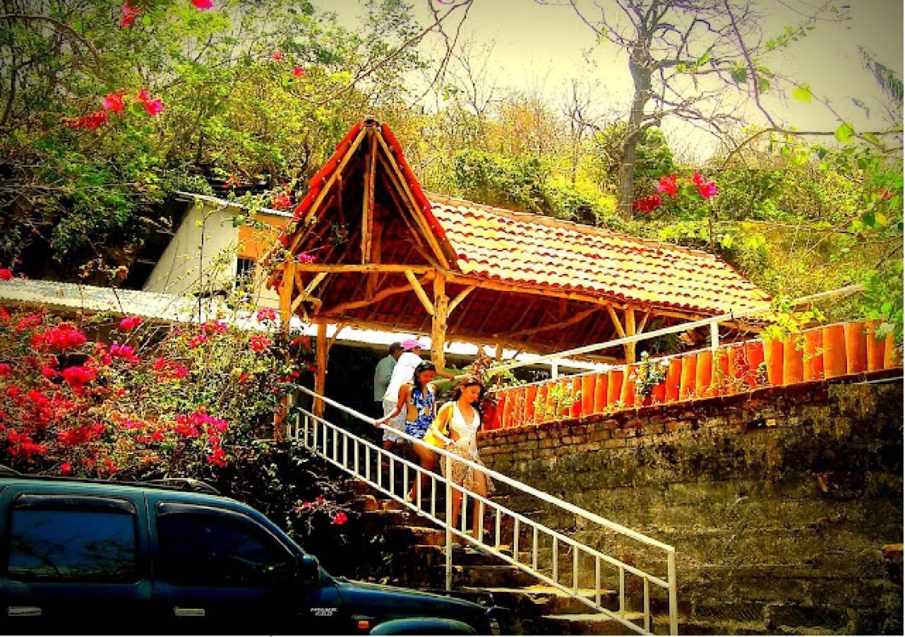 Hostel Tadeo San Juan Del Sur Exterior photo